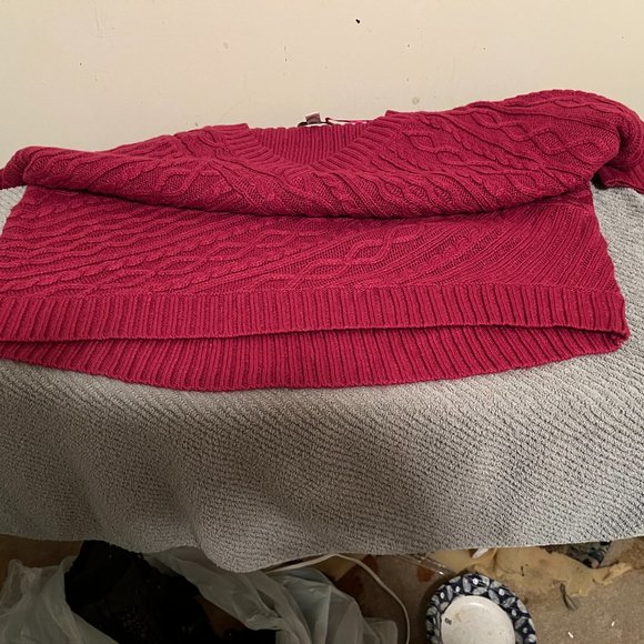 Sweater - Picture 6 of 7